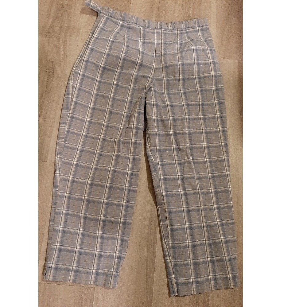 Cotton Capri - Grey with Stripe - Size Medium